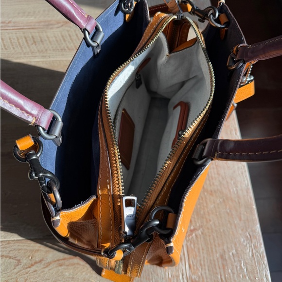 Coach 1941 Rogue 30 in the coveted Butterscotch - Picture 9 of 11